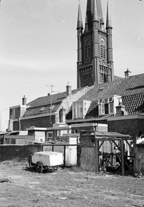 58311 Gezicht op de achtergevels van de huizen Herenweg 96 (links) -92 te Utrecht met op de achtergrond de torenspits ...